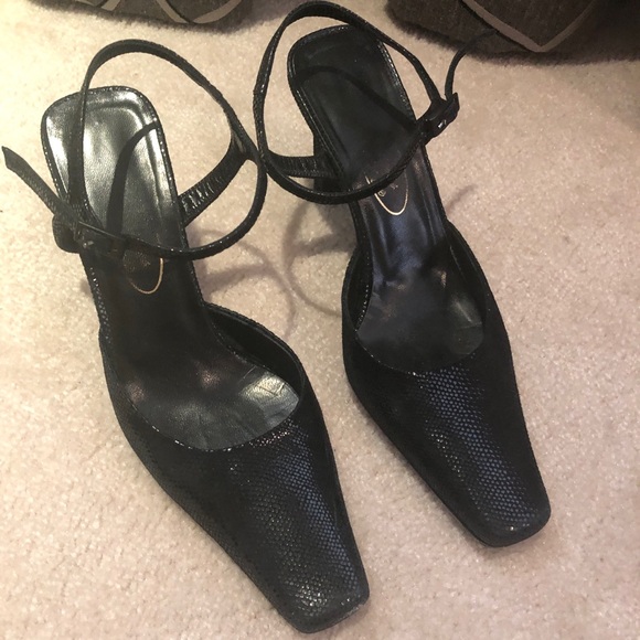 Brown’s Couture Leather Heel Shoe - Picture 3 of 9